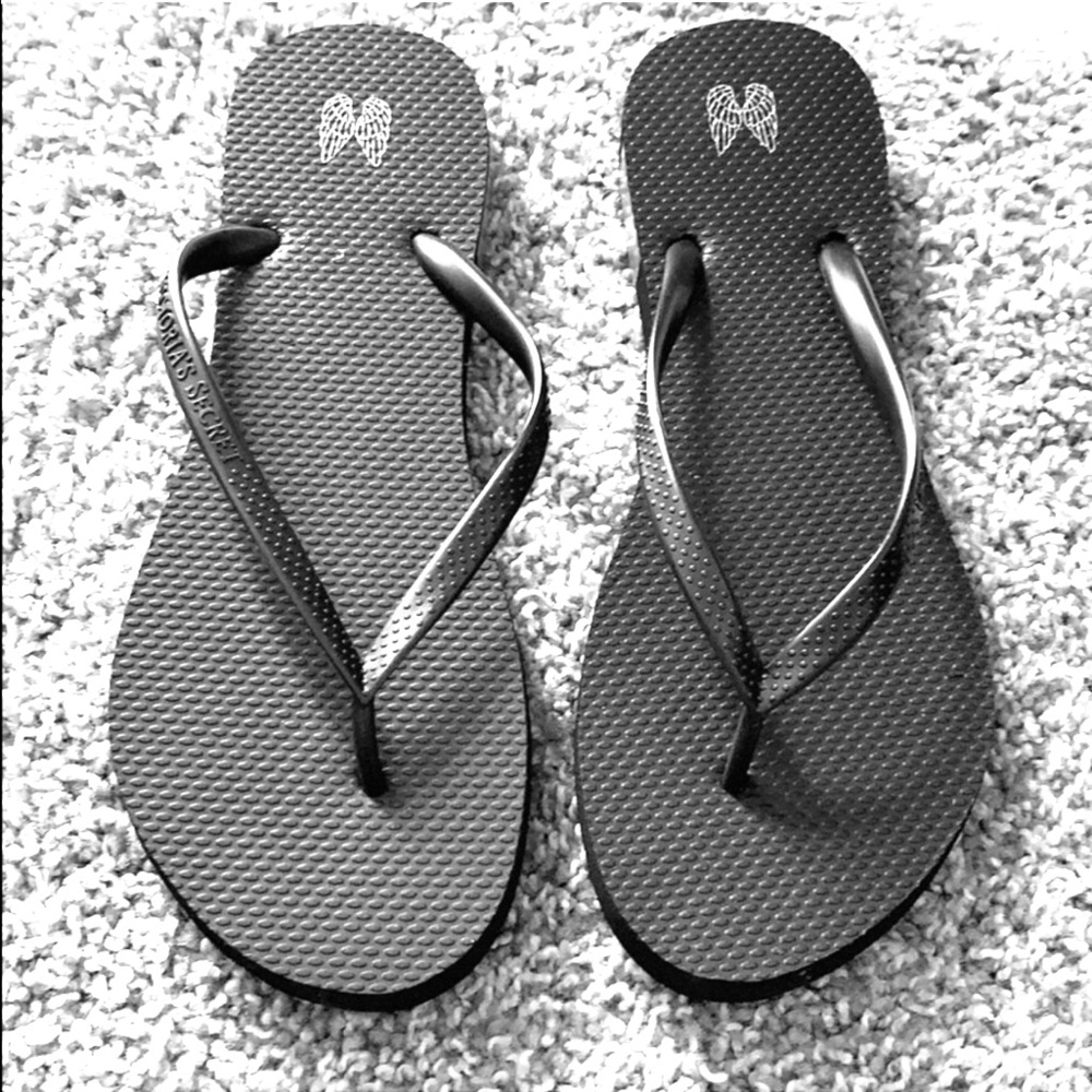 Victoria’s Secret black sandals